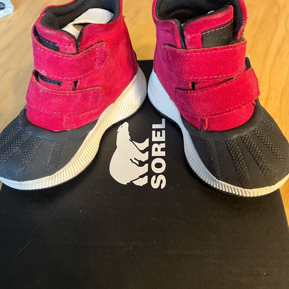 Sorel Kids Red and Black winter Boots size 8